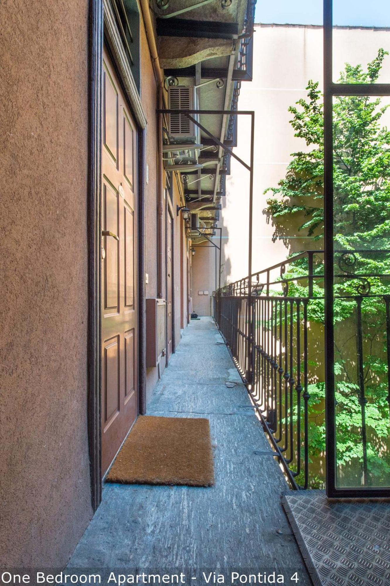 Brera Apartments In Porta Volta Милано Стая снимка